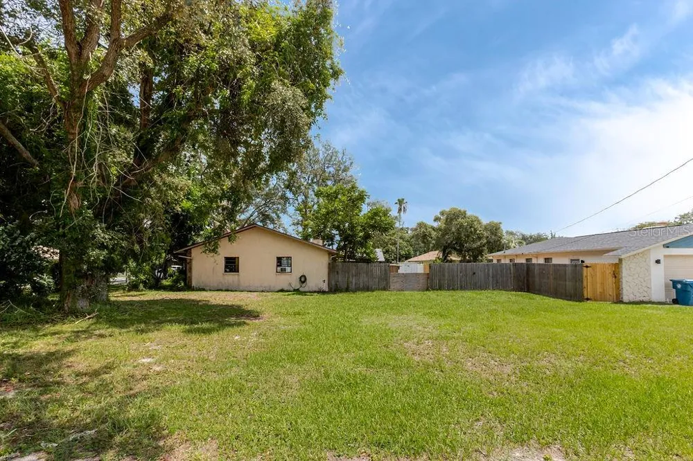 1042 TRYON CIRCLE Spring Hill, FL 34606