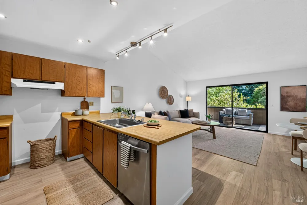 31 Arbor Street Cotati, CA 94931