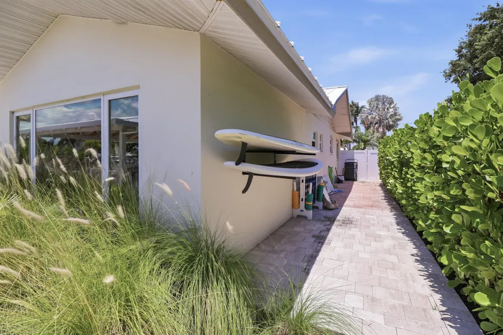 16 LEEWARD CIRCLE Tequesta, FL 33469