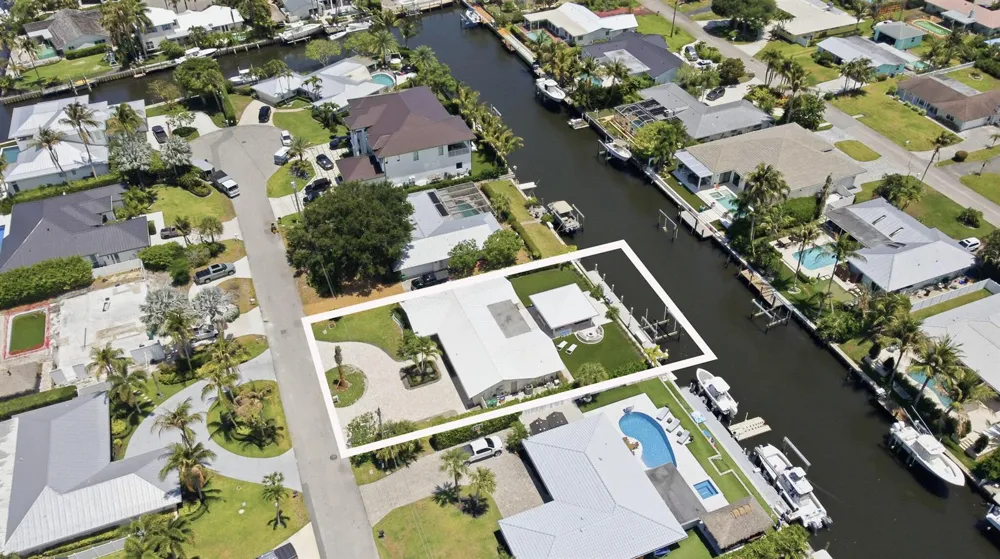 16 LEEWARD CIRCLE Tequesta, FL 33469