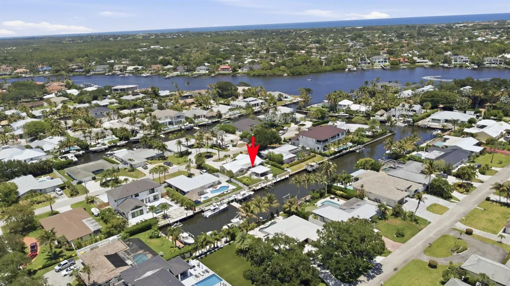 16 LEEWARD CIRCLE Tequesta, FL 33469