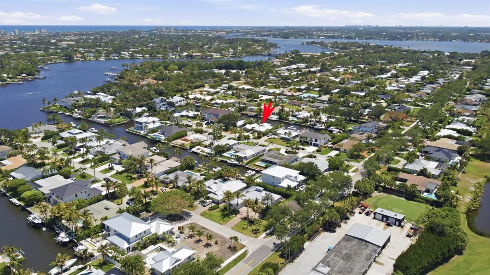 16 LEEWARD CIRCLE Tequesta, FL 33469
