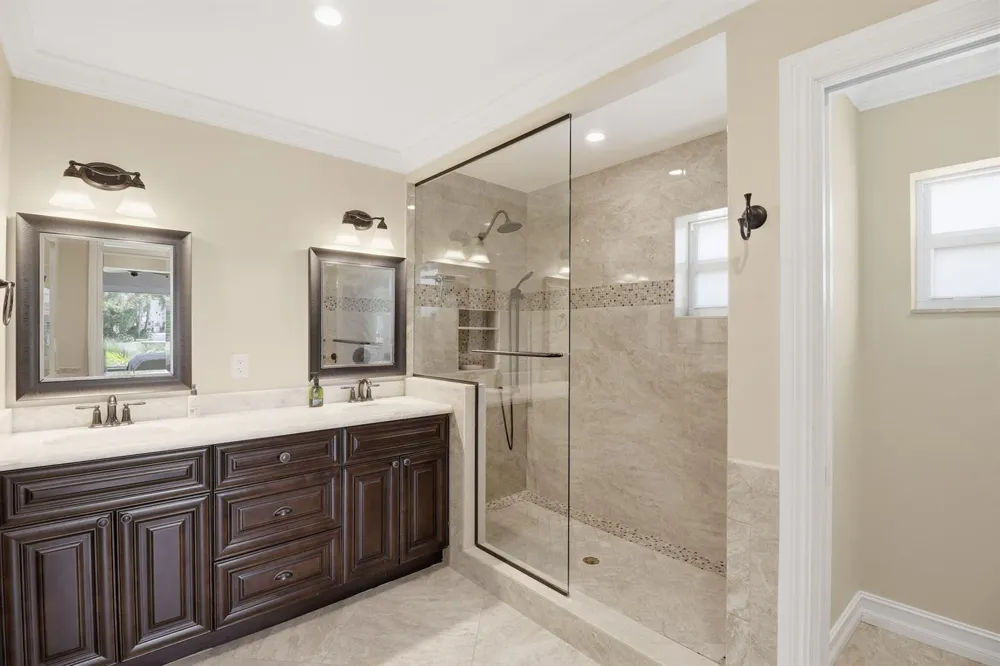 16 LEEWARD CIRCLE Tequesta, FL 33469