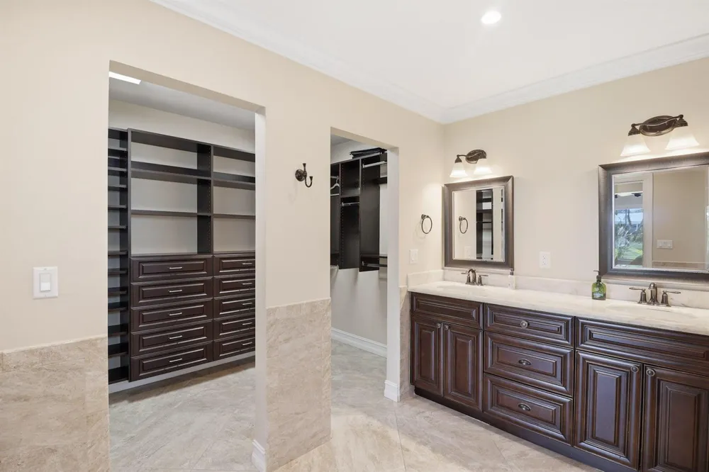 16 LEEWARD CIRCLE Tequesta, FL 33469