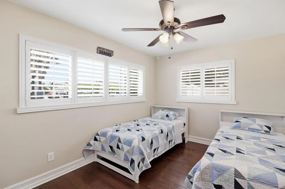 16 LEEWARD CIRCLE Tequesta, FL 33469