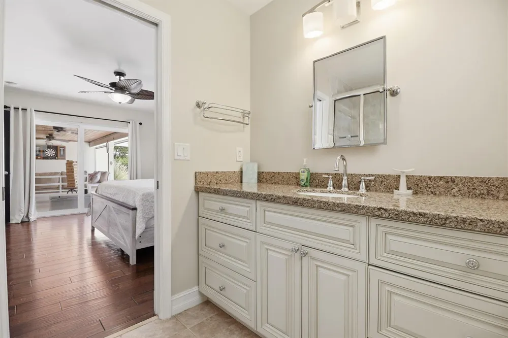 16 LEEWARD CIRCLE Tequesta, FL 33469