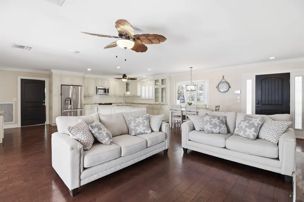 16 LEEWARD CIRCLE Tequesta, FL 33469