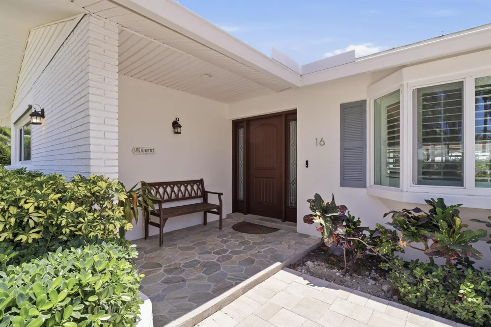 16 LEEWARD CIRCLE Tequesta, FL 33469