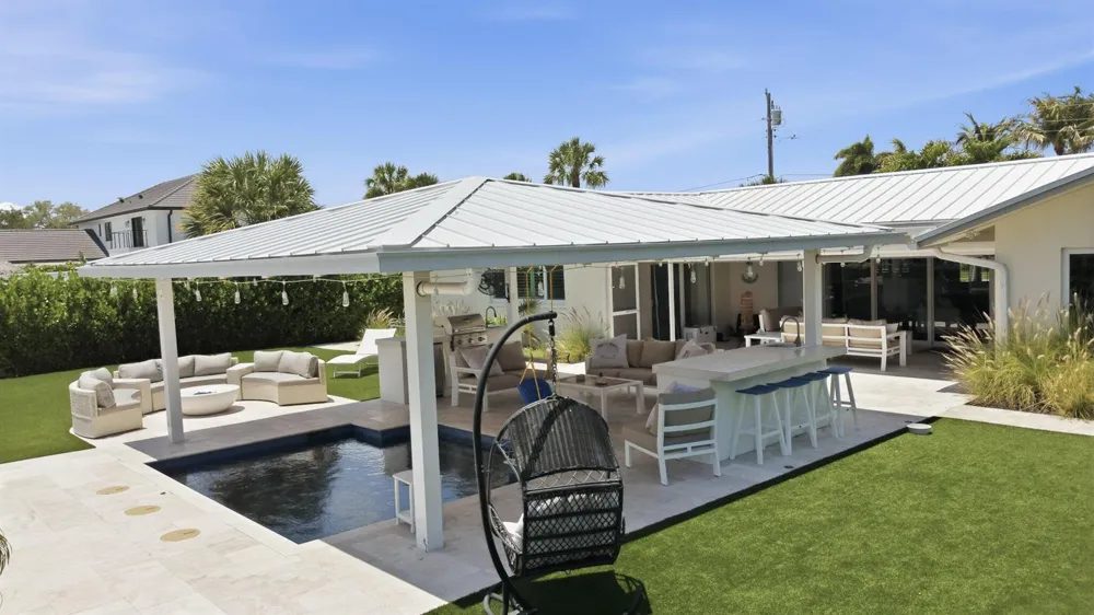 16 LEEWARD CIRCLE Tequesta, FL 33469