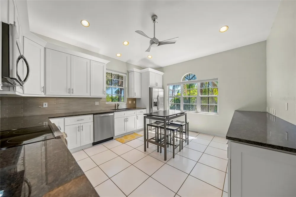 569 JUAN ANASCO DRIVE Longboat Key, FL 34228