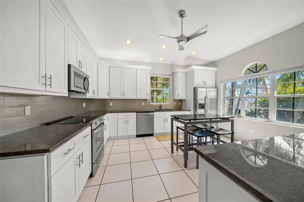 569 JUAN ANASCO DRIVE Longboat Key, FL 34228