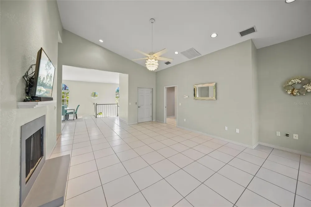 569 JUAN ANASCO DRIVE Longboat Key, FL 34228