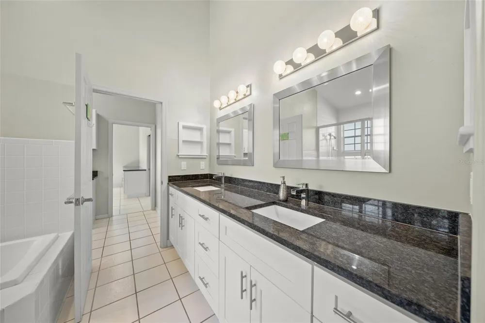 569 JUAN ANASCO DRIVE Longboat Key, FL 34228