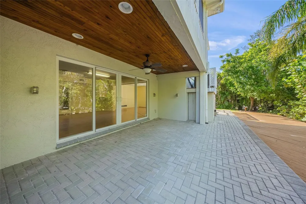 569 JUAN ANASCO DRIVE Longboat Key, FL 34228