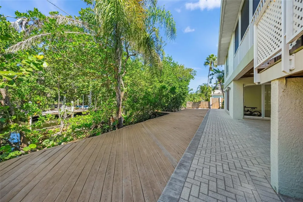 569 JUAN ANASCO DRIVE Longboat Key, FL 34228