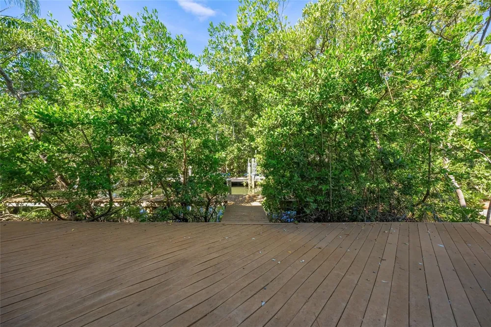 569 JUAN ANASCO DRIVE Longboat Key, FL 34228