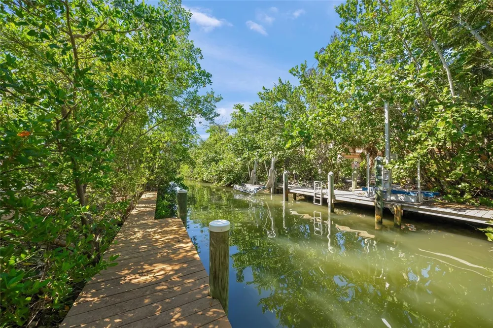 569 JUAN ANASCO DRIVE Longboat Key, FL 34228