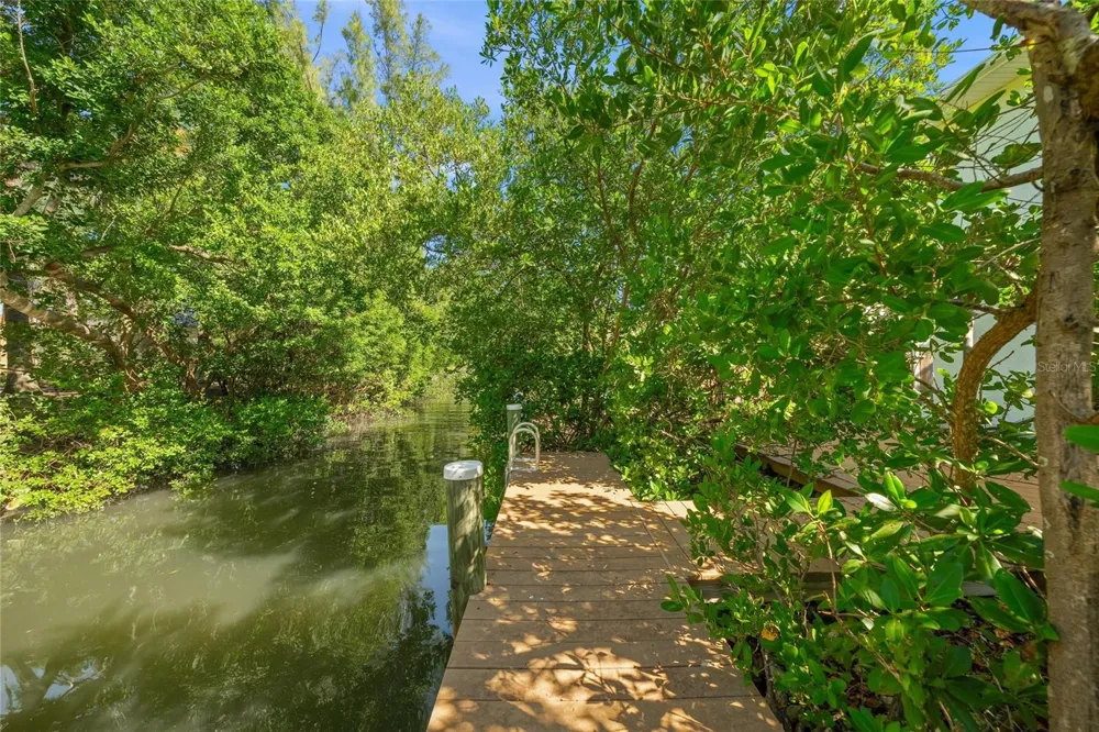 569 JUAN ANASCO DRIVE Longboat Key, FL 34228