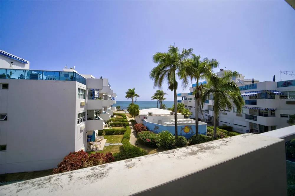 1 CALLE EL CHARLIE #CO-308 Loiza, PR 00772