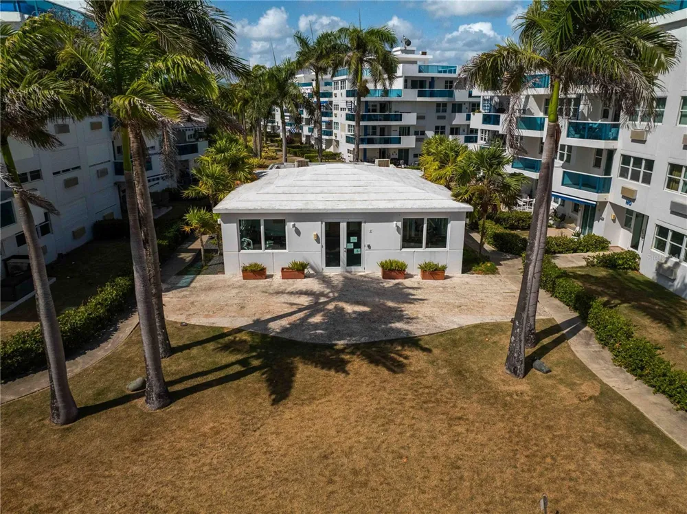 1 CALLE EL CHARLIE #CO-308 Loiza, PR 00772
