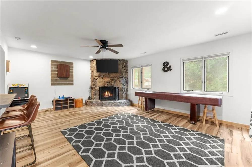 327 Brucken Strasse #311 Helen, GA 30545