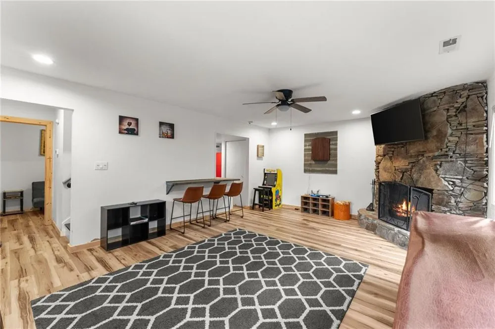 327 Brucken Strasse #311 Helen, GA 30545