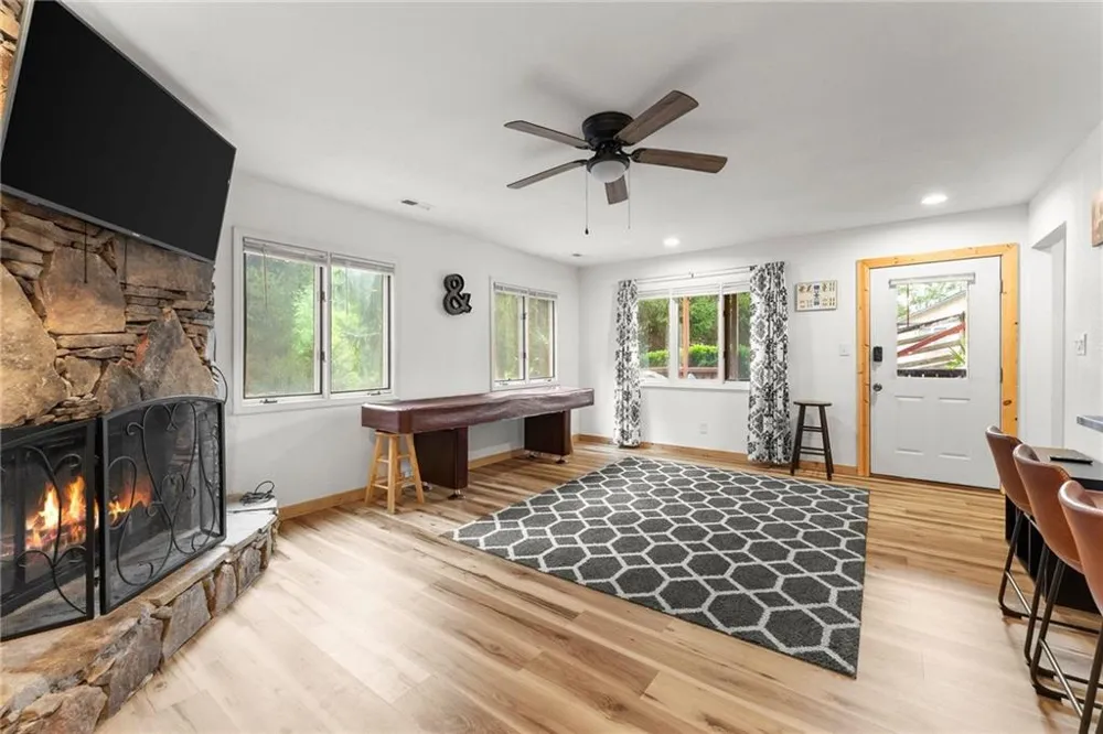 327 Brucken Strasse #311 Helen, GA 30545