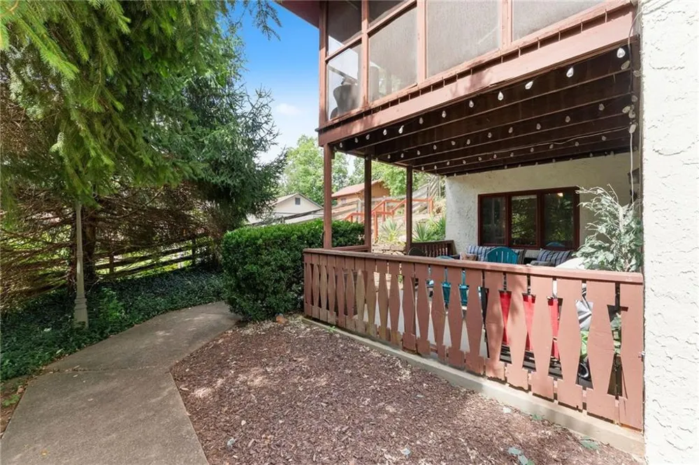 327 Brucken Strasse #311 Helen, GA 30545