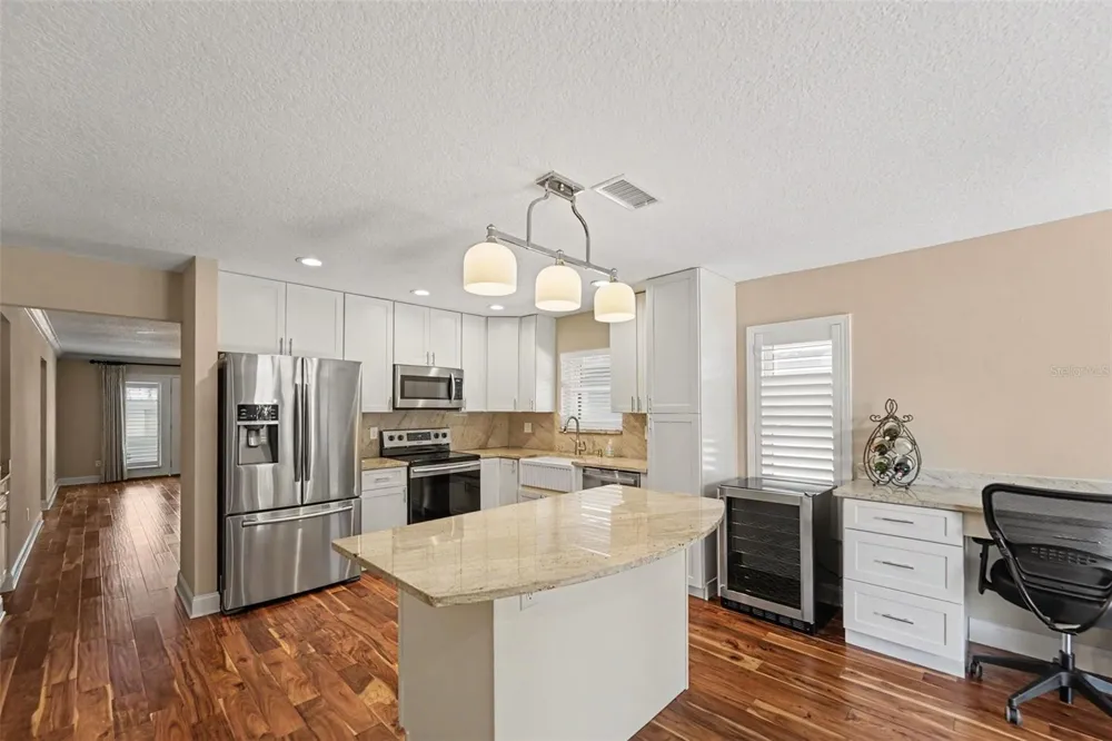 1683 WATERMARK CIRCLE NE St Petersburg, FL 33702