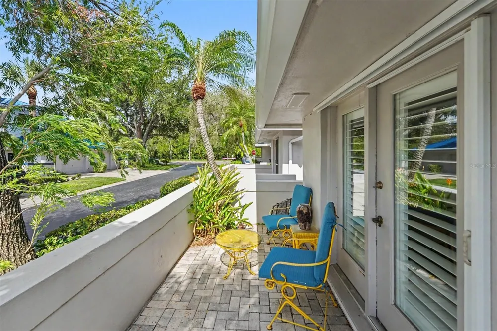 1683 WATERMARK CIRCLE NE St Petersburg, FL 33702