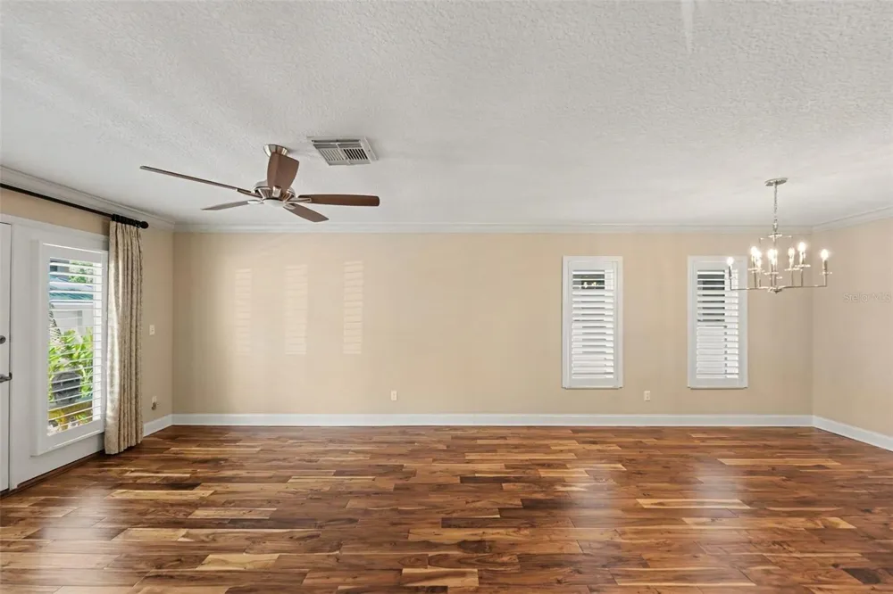 1683 WATERMARK CIRCLE NE St Petersburg, FL 33702