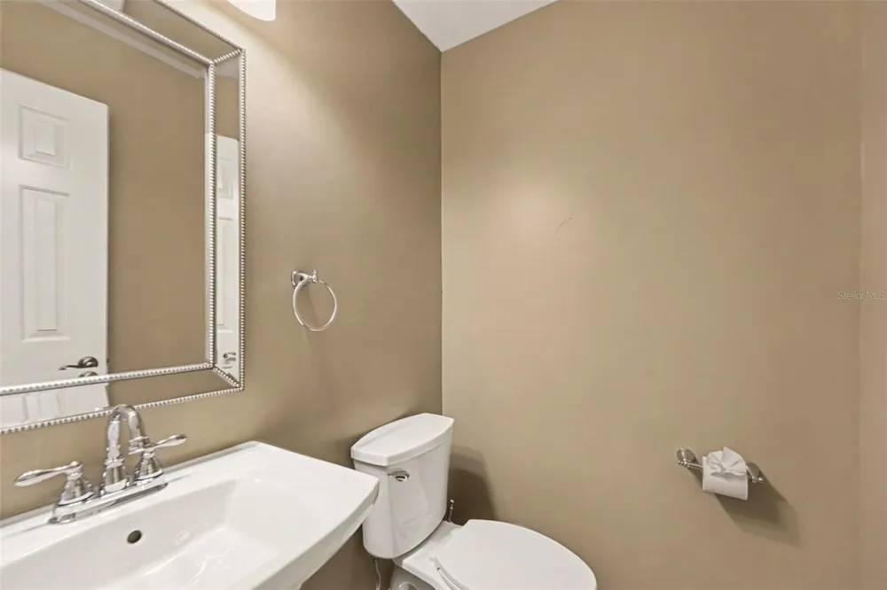 1683 WATERMARK CIRCLE NE St Petersburg, FL 33702