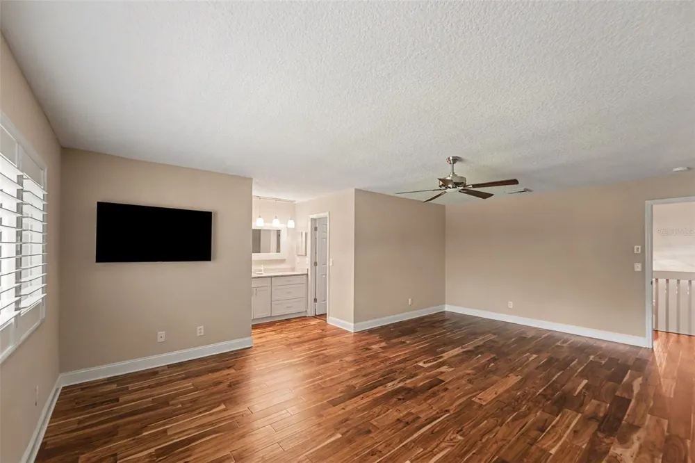 1683 WATERMARK CIRCLE NE St Petersburg, FL 33702