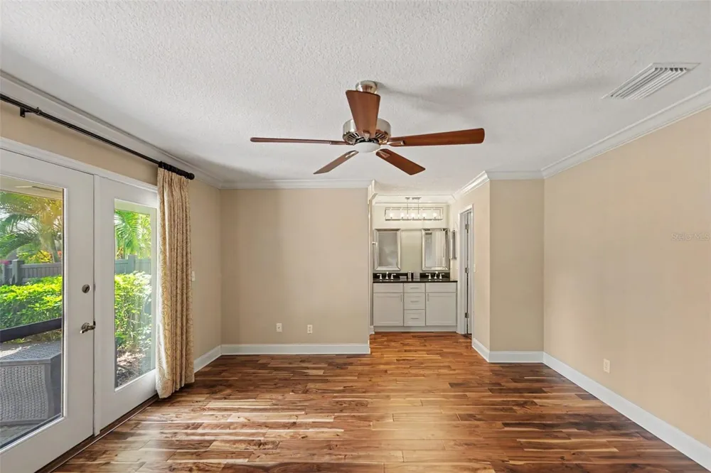 1683 WATERMARK CIRCLE NE St Petersburg, FL 33702
