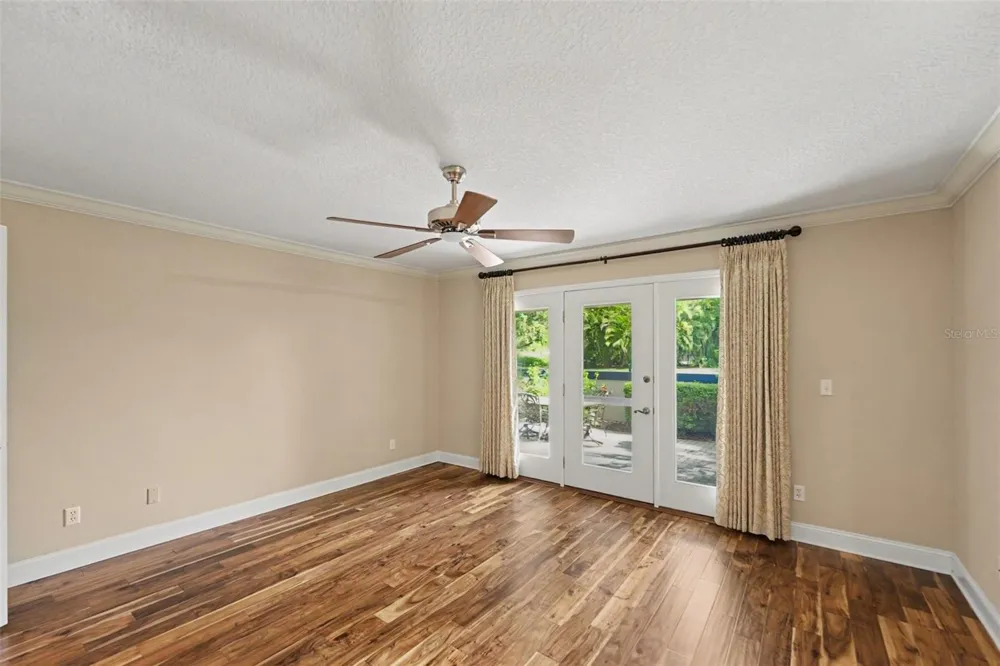 1683 WATERMARK CIRCLE NE St Petersburg, FL 33702