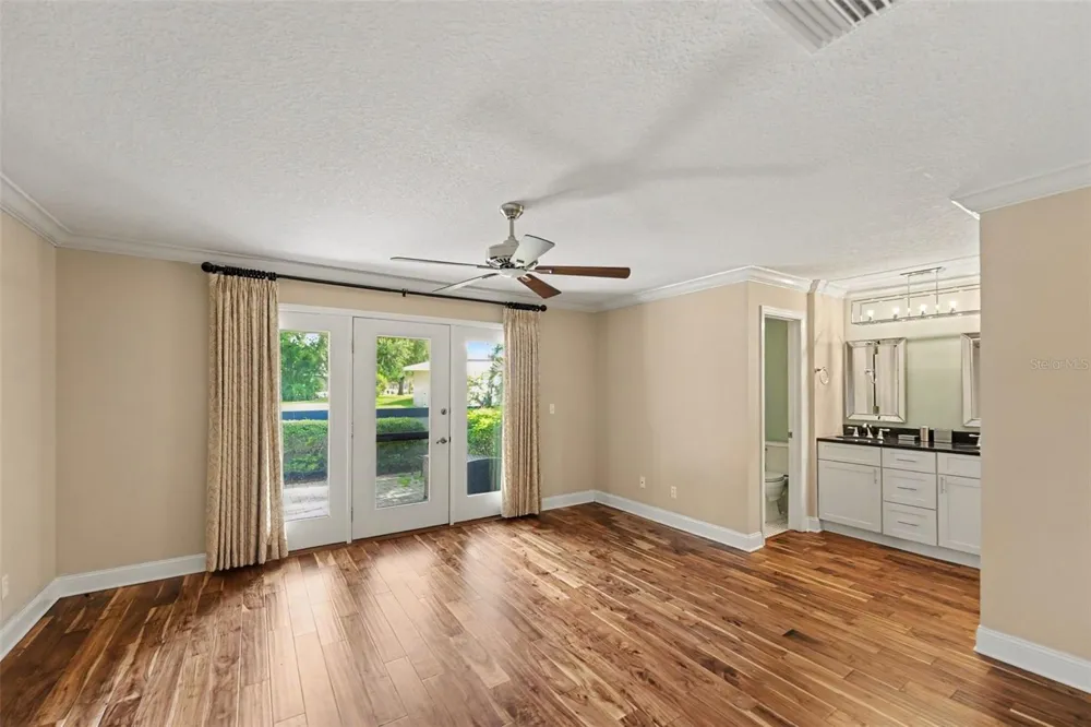 1683 WATERMARK CIRCLE NE St Petersburg, FL 33702