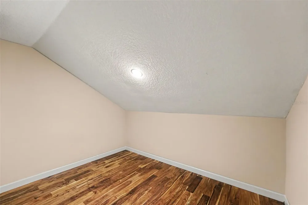 1683 WATERMARK CIRCLE NE St Petersburg, FL 33702