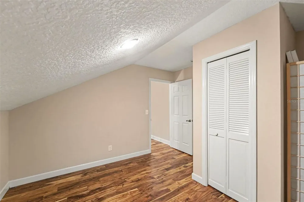 1683 WATERMARK CIRCLE NE St Petersburg, FL 33702