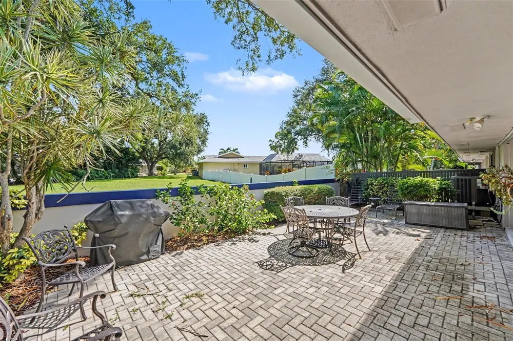 1683 WATERMARK CIRCLE NE St Petersburg, FL 33702