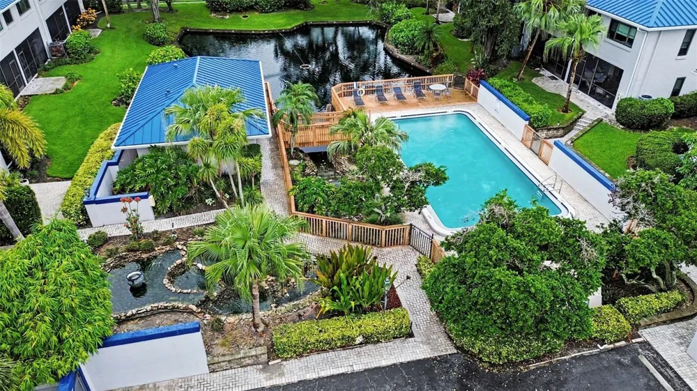 1683 WATERMARK CIRCLE NE St Petersburg, FL 33702
