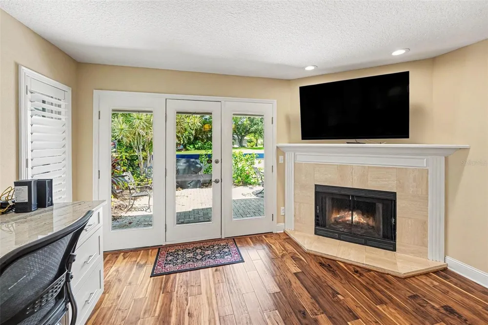 1683 WATERMARK CIRCLE NE St Petersburg, FL 33702