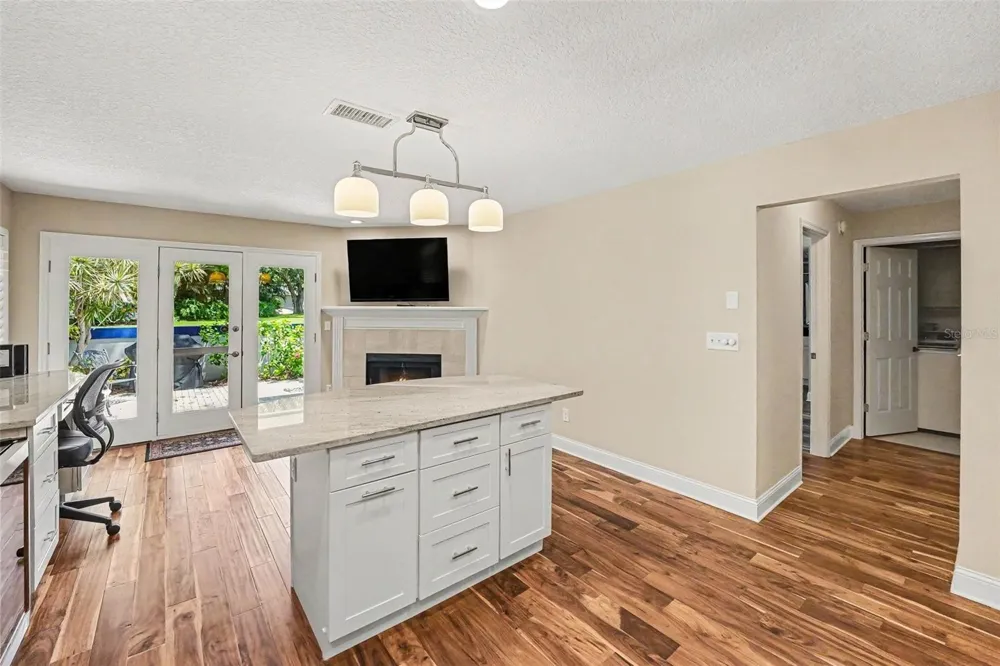 1683 WATERMARK CIRCLE NE St Petersburg, FL 33702