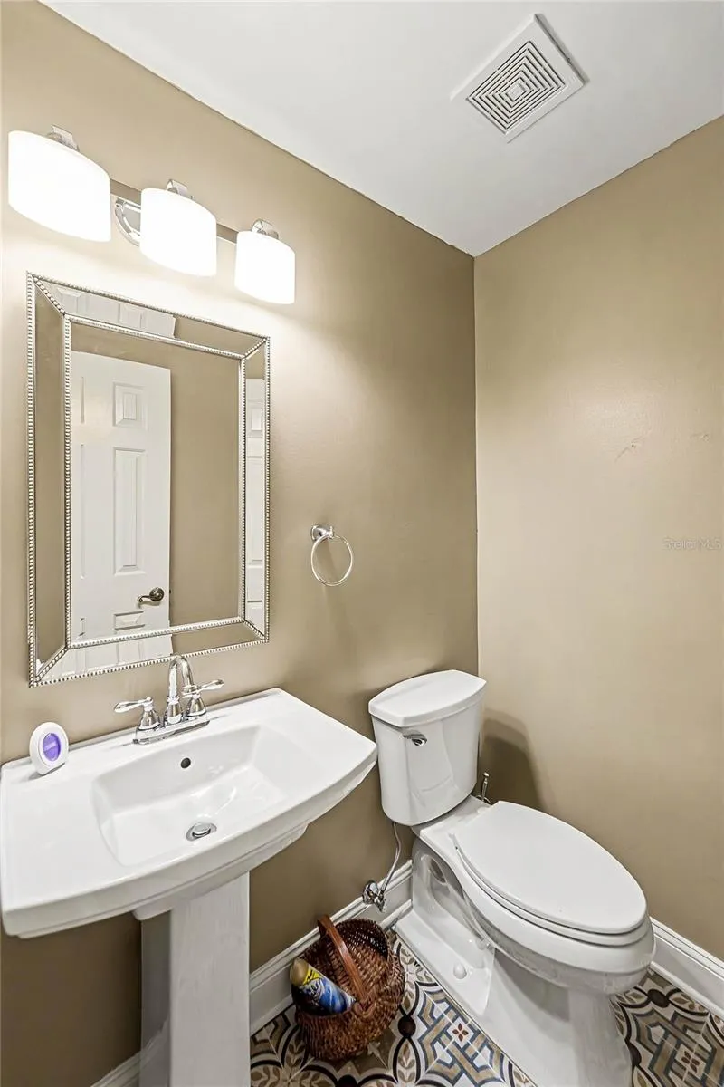 1683 WATERMARK CIRCLE NE St Petersburg, FL 33702