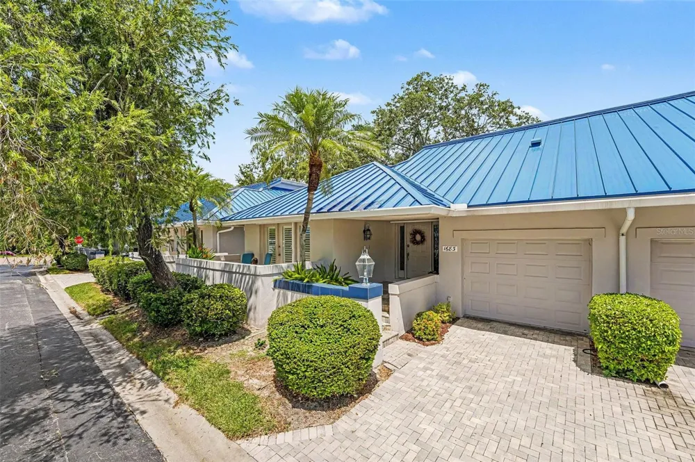 1683 WATERMARK CIRCLE NE St Petersburg, FL 33702