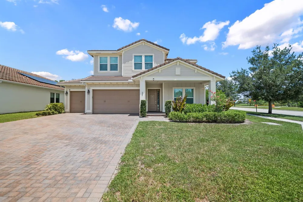 984 Sterling Pine Place Loxahatchee, FL 33470