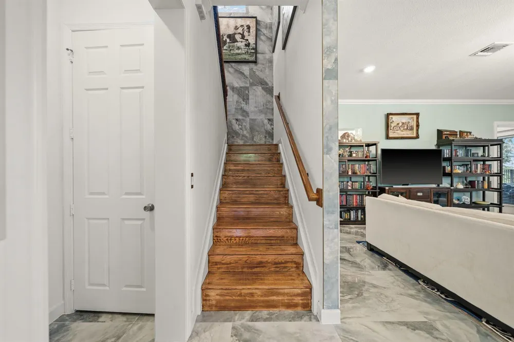 984 Sterling Pine Place Loxahatchee, FL 33470