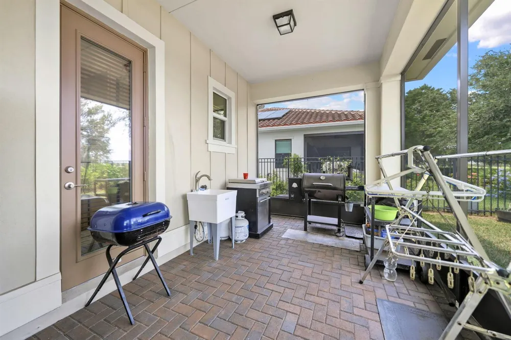 984 Sterling Pine Place Loxahatchee, FL 33470