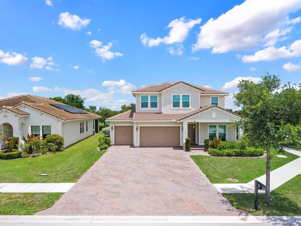 984 Sterling Pine Place Loxahatchee, FL 33470