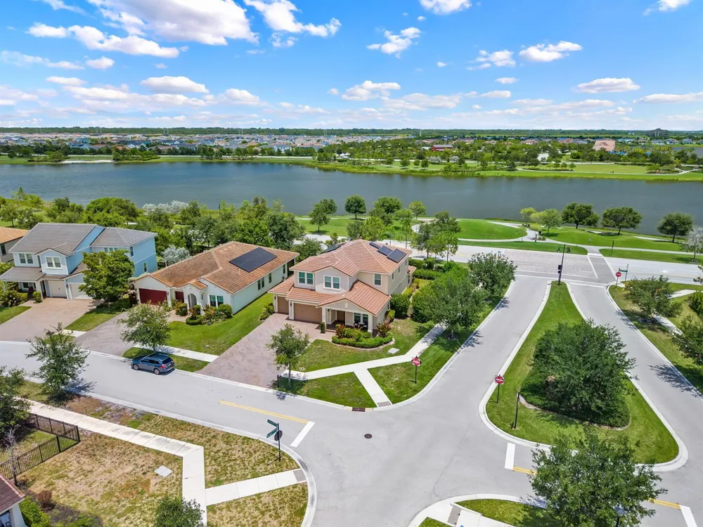 984 Sterling Pine Place Loxahatchee, FL 33470