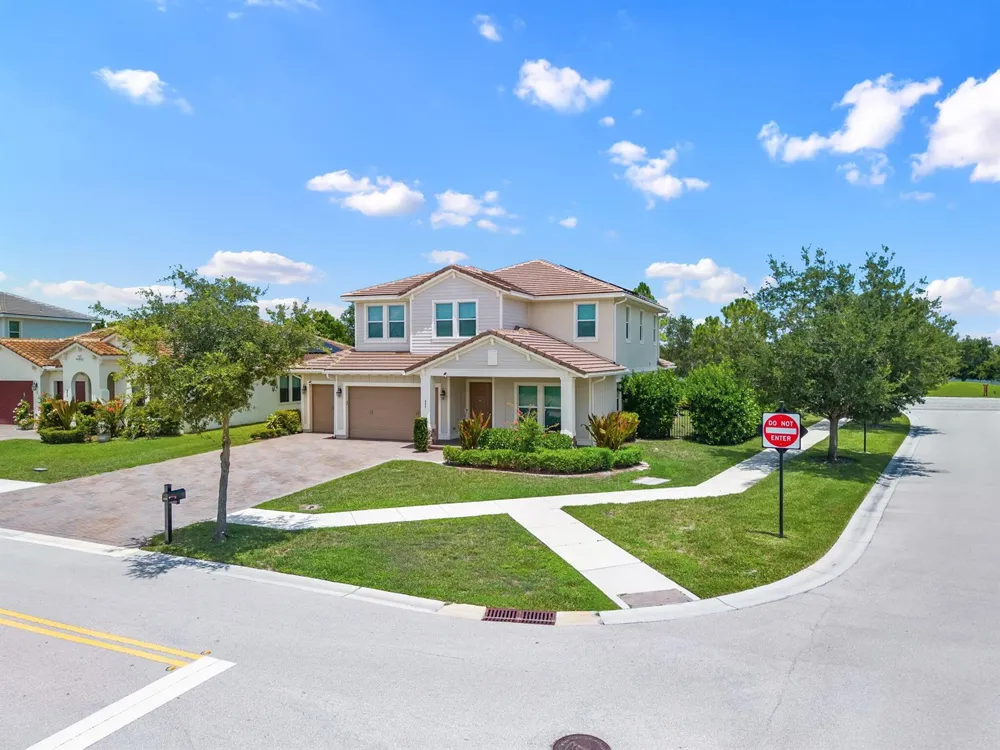 984 Sterling Pine Place Loxahatchee, FL 33470